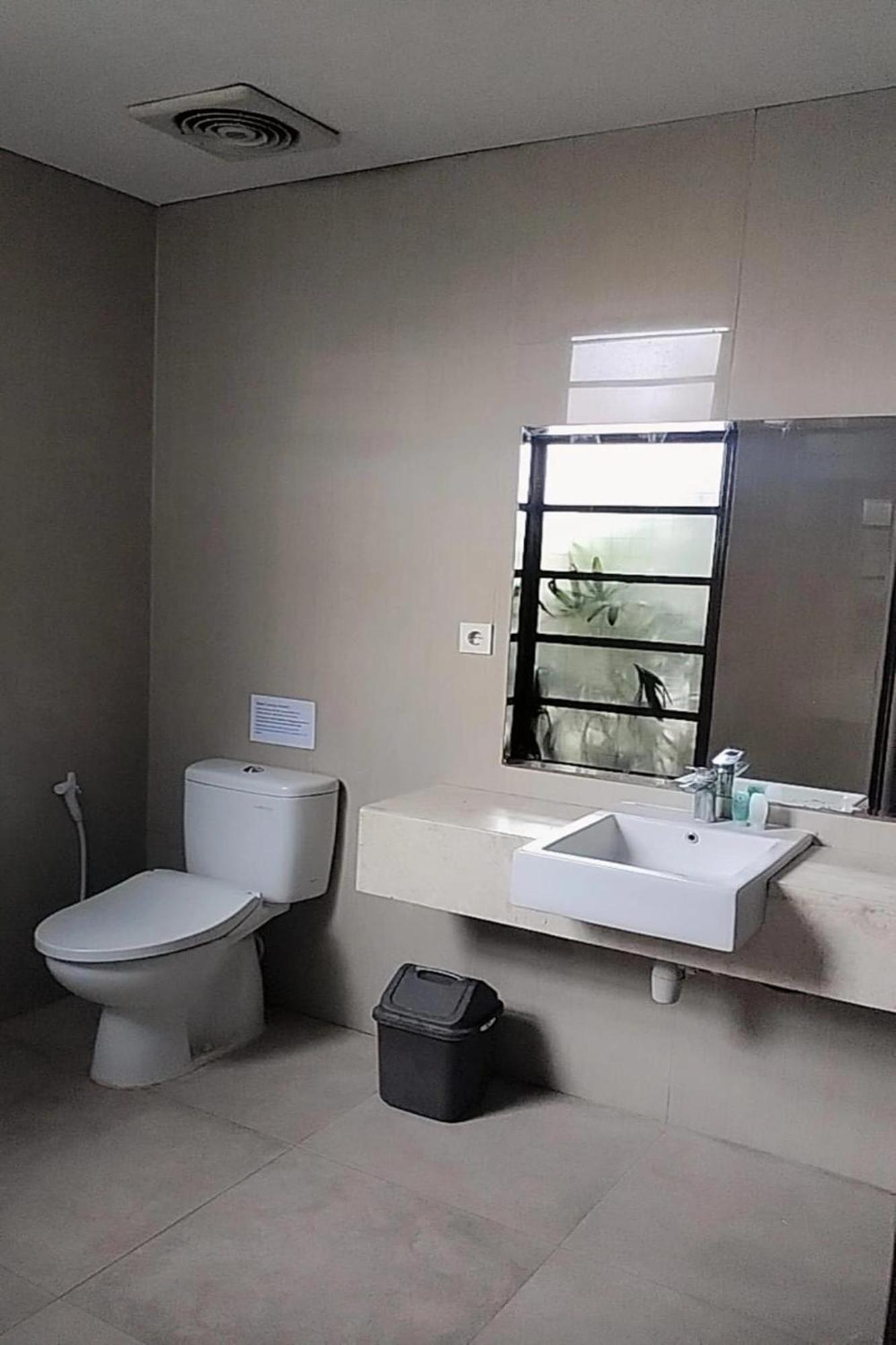 Akarsa Transit Hotel Sanur Kültér fotó